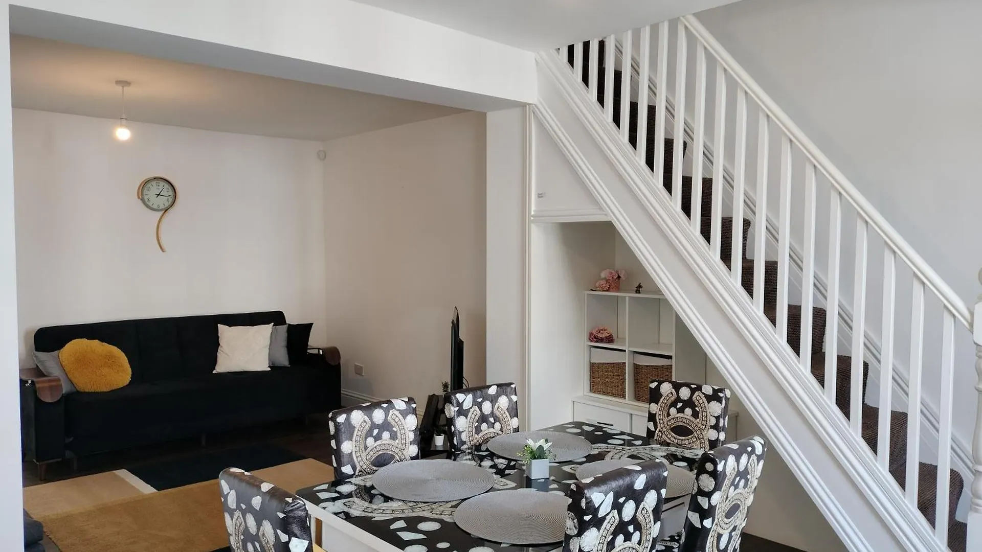 Bright Spacious Double Room, Next To Underground Station Abbey Wood